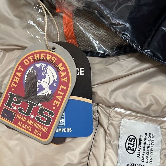 PARAJUMPERS
Shell jackets  - Picture 11 of 13